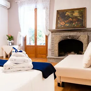  Bed & Breakfast La Petite Maison